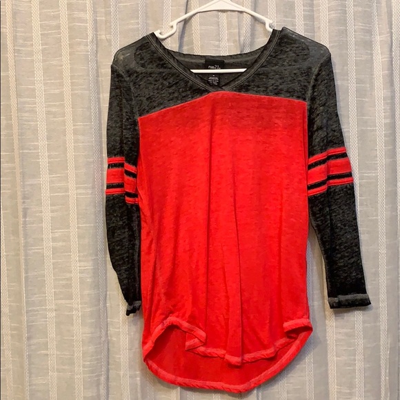 Rue21 long sleeve top - Picture 1 of 3